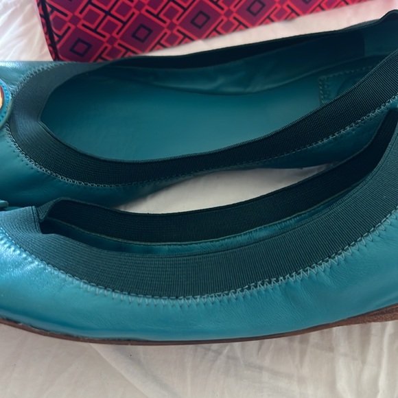 Tory Burch Caroline Blue Teal - Picture 6 of 7